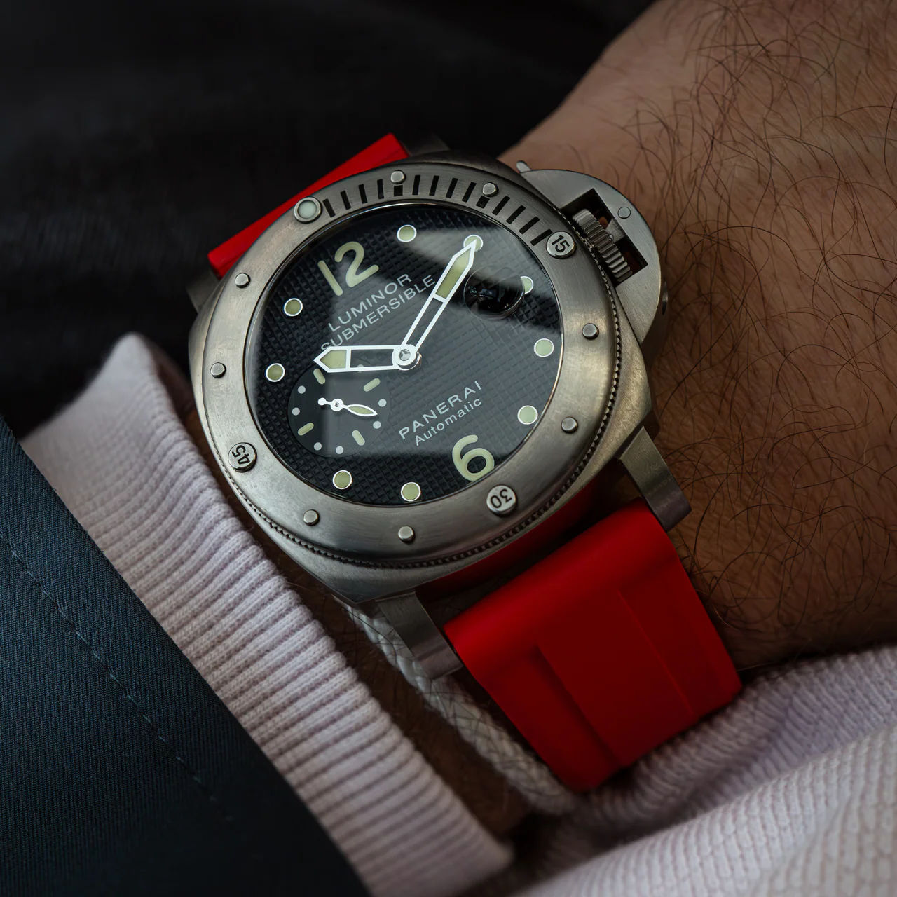 24mm Lug Width FKM Rubber Strap - Heat Red - Image 2